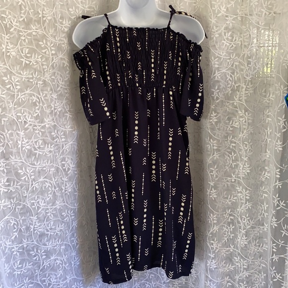 Kiabi Cold Shoulder Smocked Top Dress - Picture 4 of 6